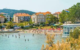Idro Studio Apartments Directly At The Beach